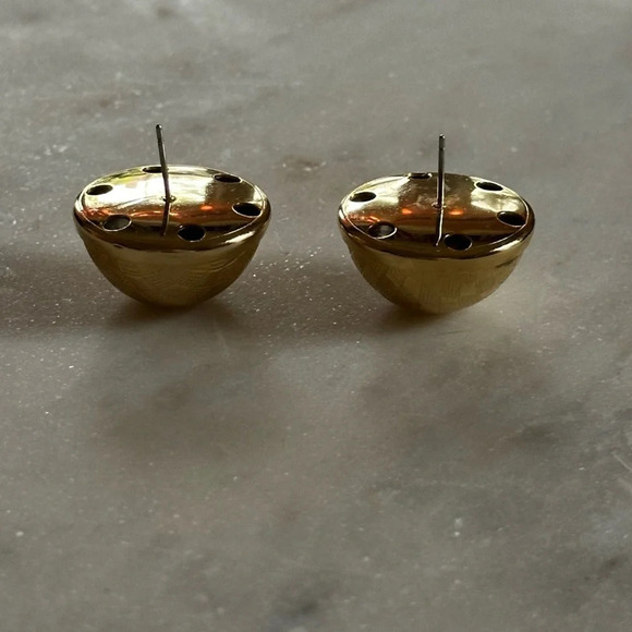 Vintage Gold Tone Earrings Large Round Stud Textured Checkered Diamond Pattern - Picture 4 of 6